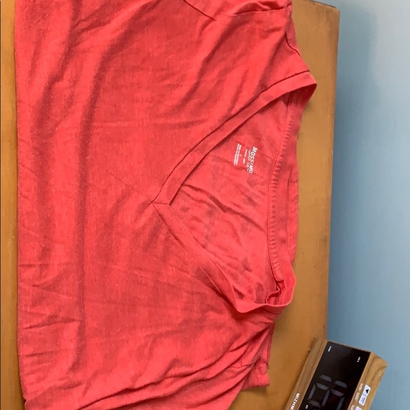 Red tee - Picture 2 of 3